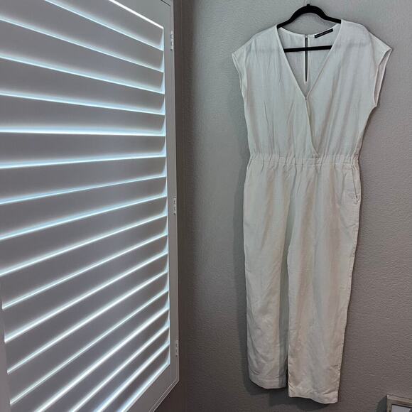 A&F Abercrombie and Fitch Short Sleeve Linen Blend Jumpsuit Butter Yellow Large - Picture 2 of 9